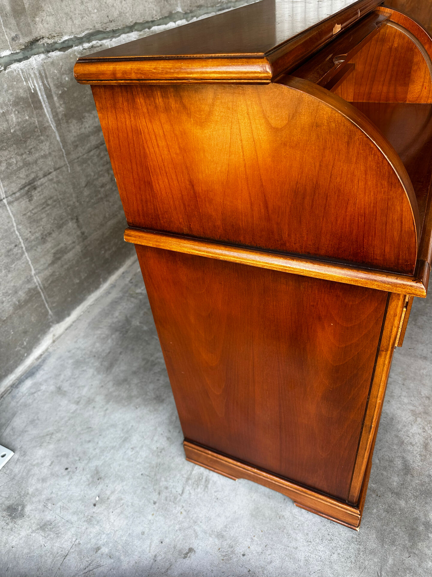 Secrétaire à rideau en merisier – Petit bureau de rangement, seconde m
