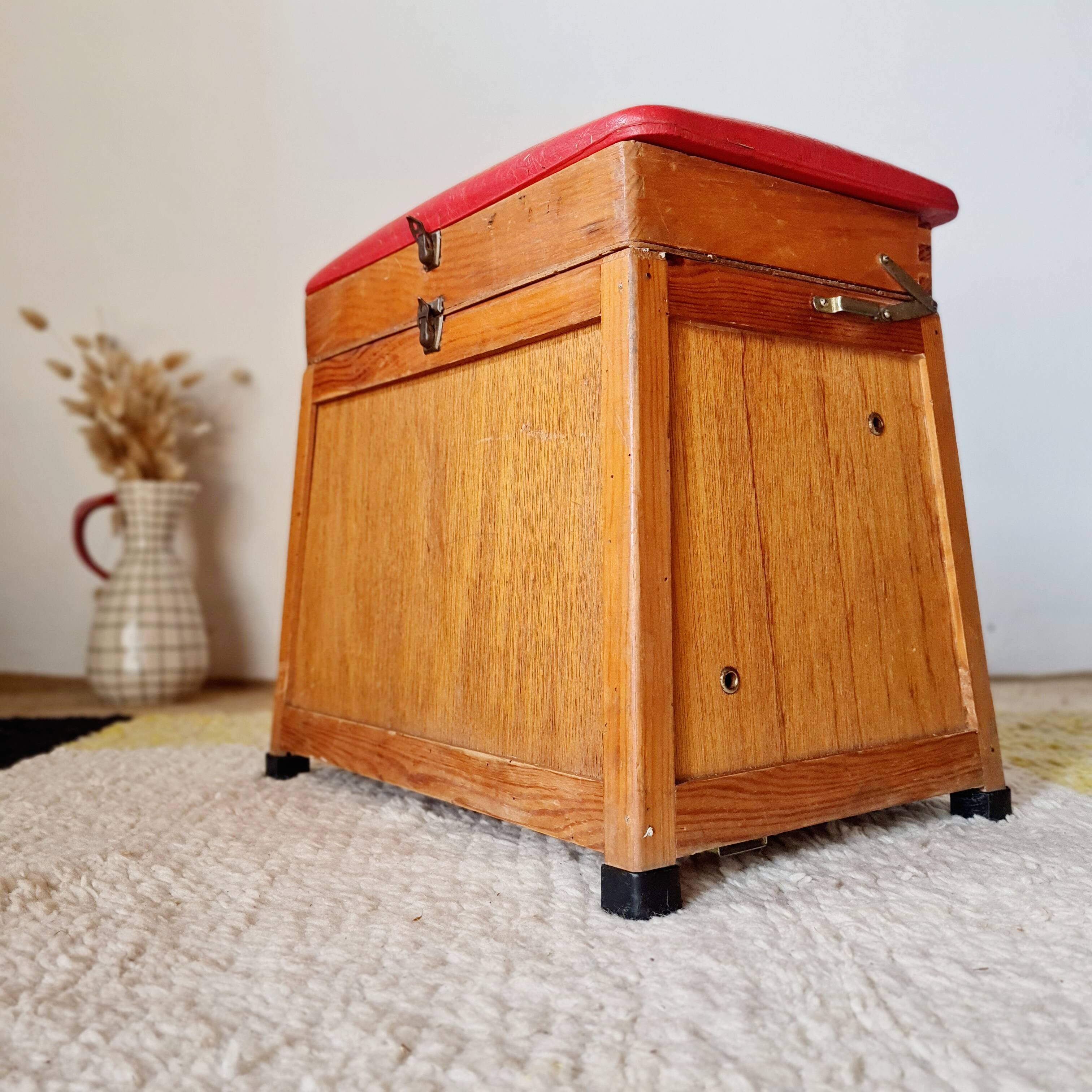 Vintage fisherman’s chest – Work stool with faux leather seat