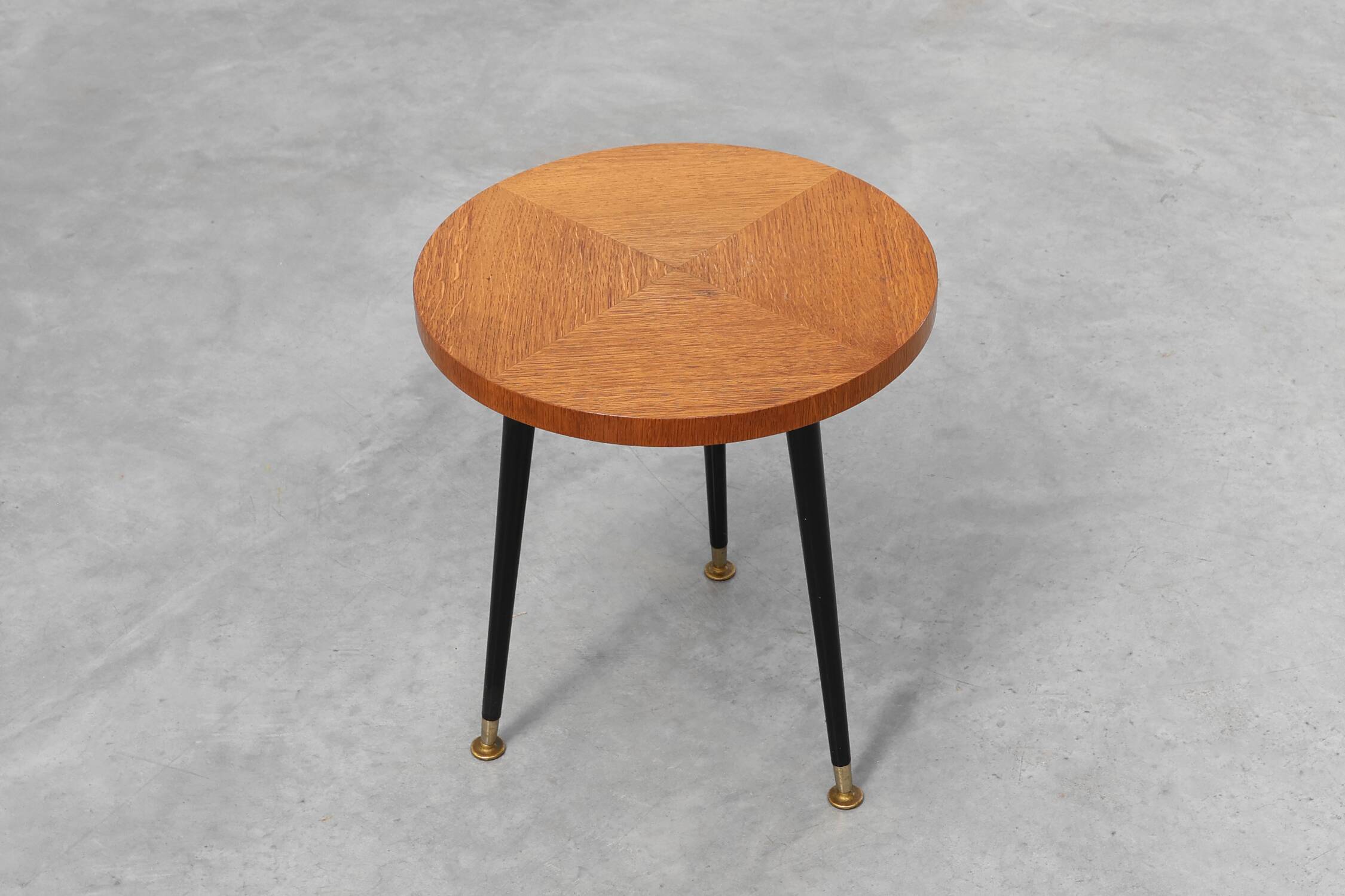Mid‑Century Tripod Side Table with Black Tapered Legs and Brass Feet, Italy