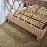 Ensemble lits et tables de nuits en rotin rose