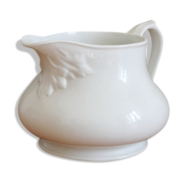 Pichet blanc en porcelaine ancienne du XIXe