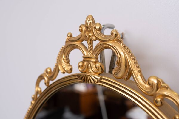 ensemble de 4 miroirs muraux classiques en laiton en forme de médaillon des années 1970