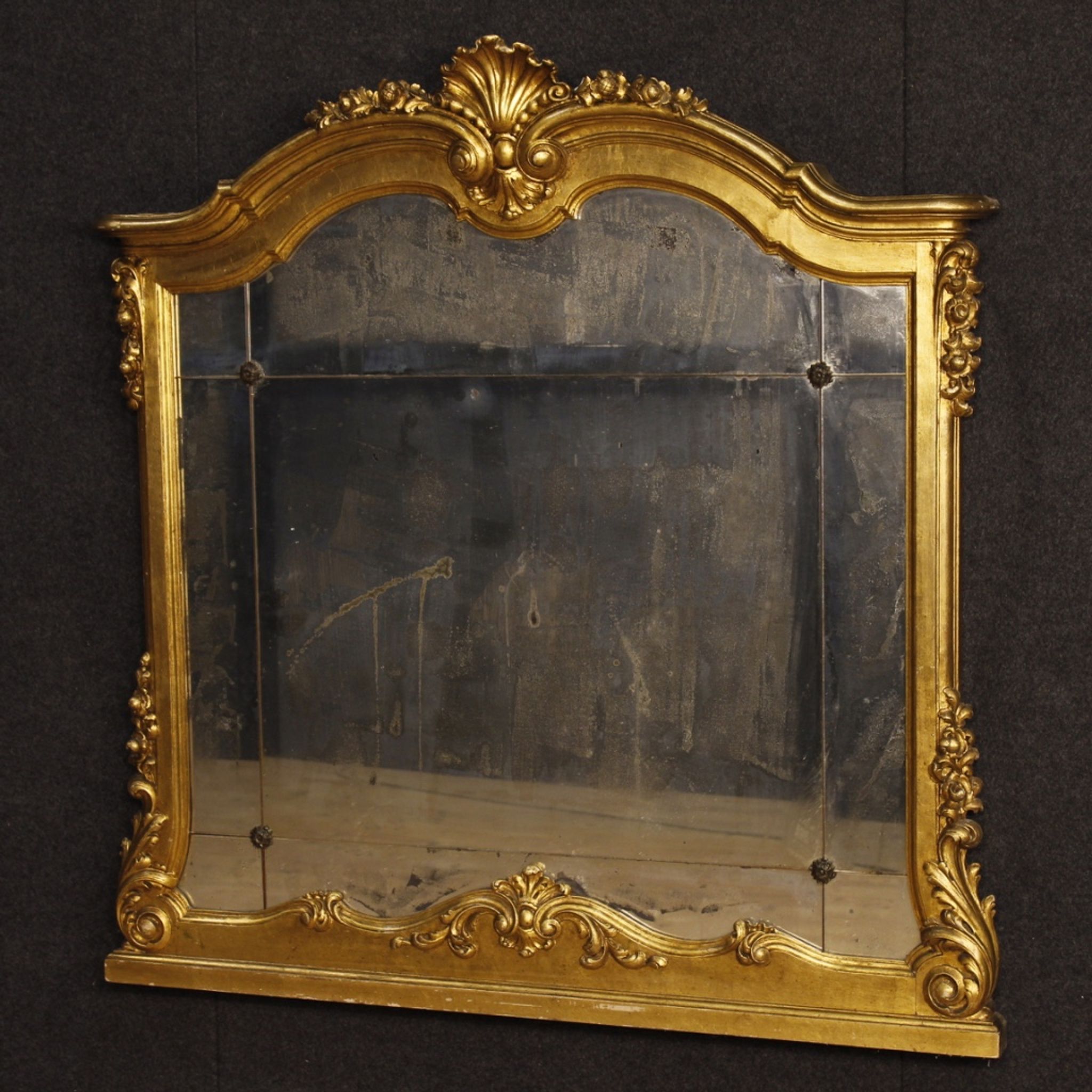 Italian gilded mirror made of wood and plaster 119x117cm