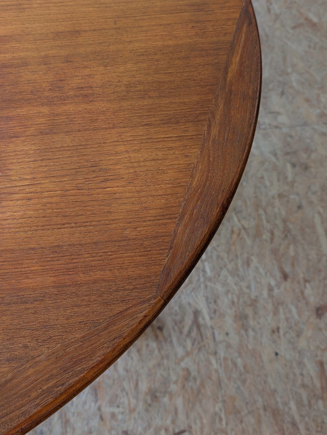 Scandinavian teak oval table from the 1960s, extendable up to 243 cm.
