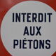 Plaque émaillée "interdit aux pietons" ancienne 1960