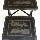 Pair of trundle tables made of black wood - tray with decoration of dragons
