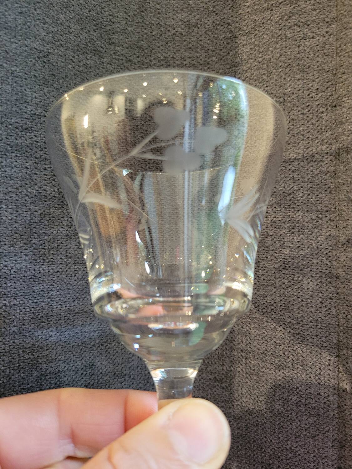 12 crystal wine glasses engraved with floral patterns