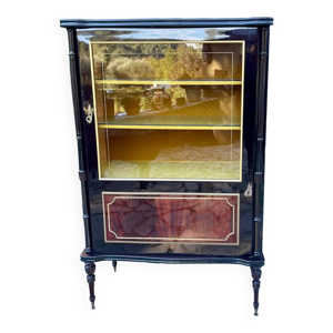 vitrine en acajou a décor