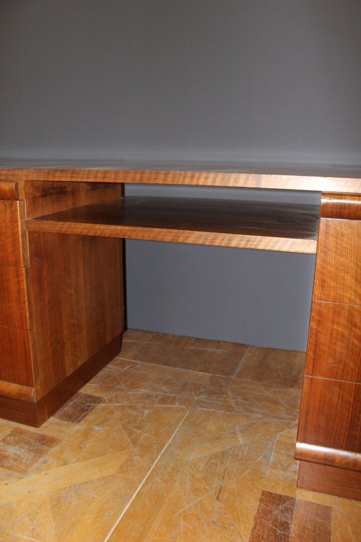 Art deco desk