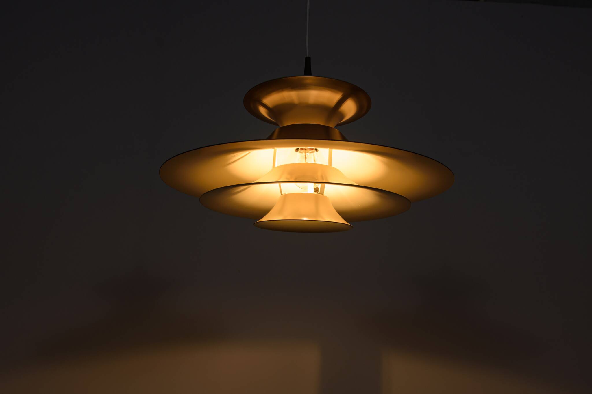 Suspension Radius par Erik Balslev pour Fog & Mørup, Danemark, 1970s