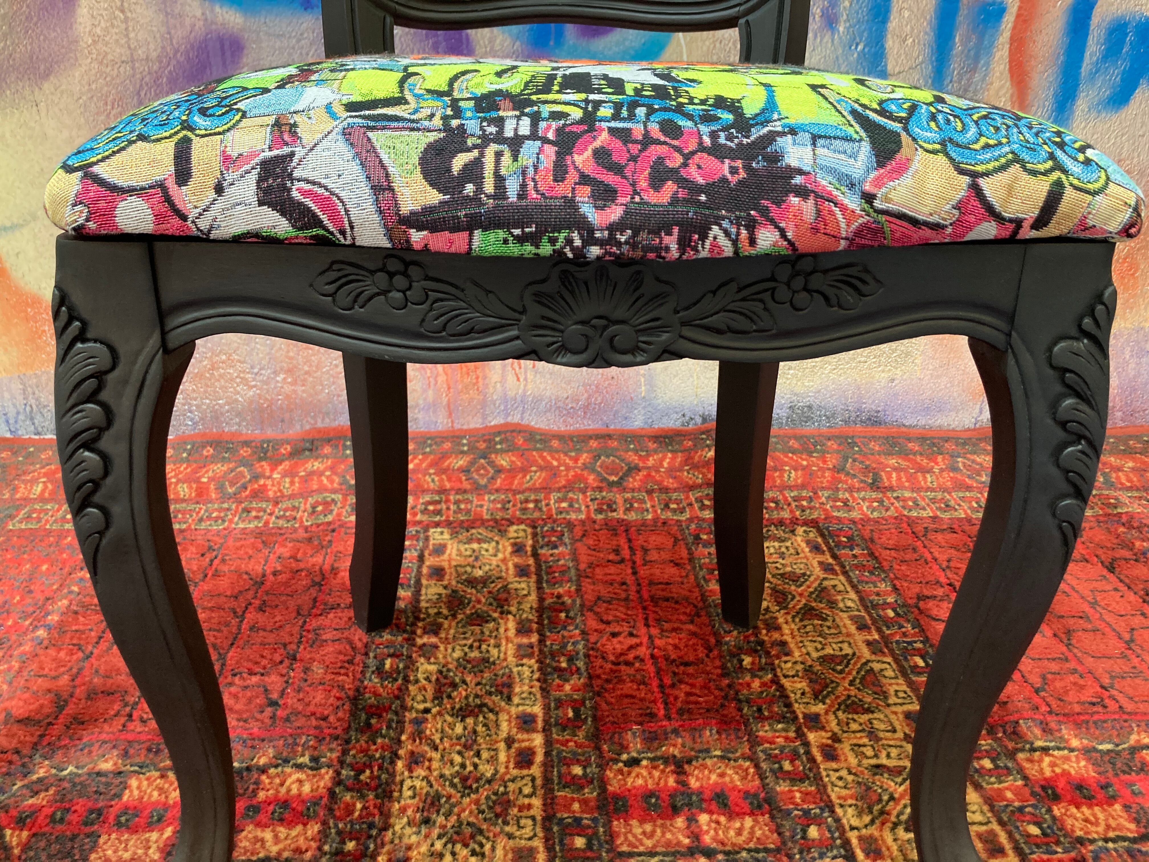 Street art noire chair