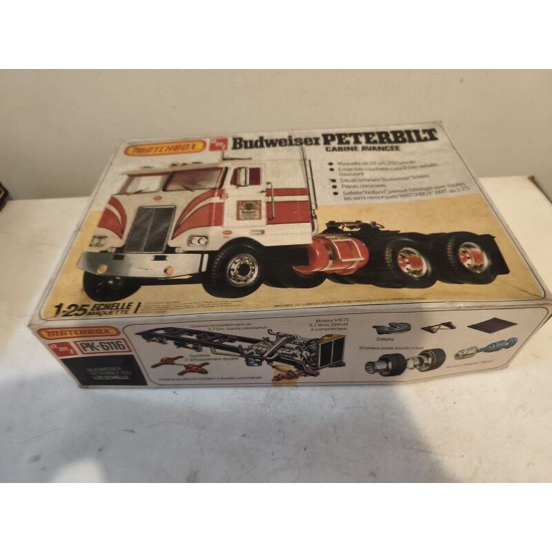 2 boîtes de jouets anciens