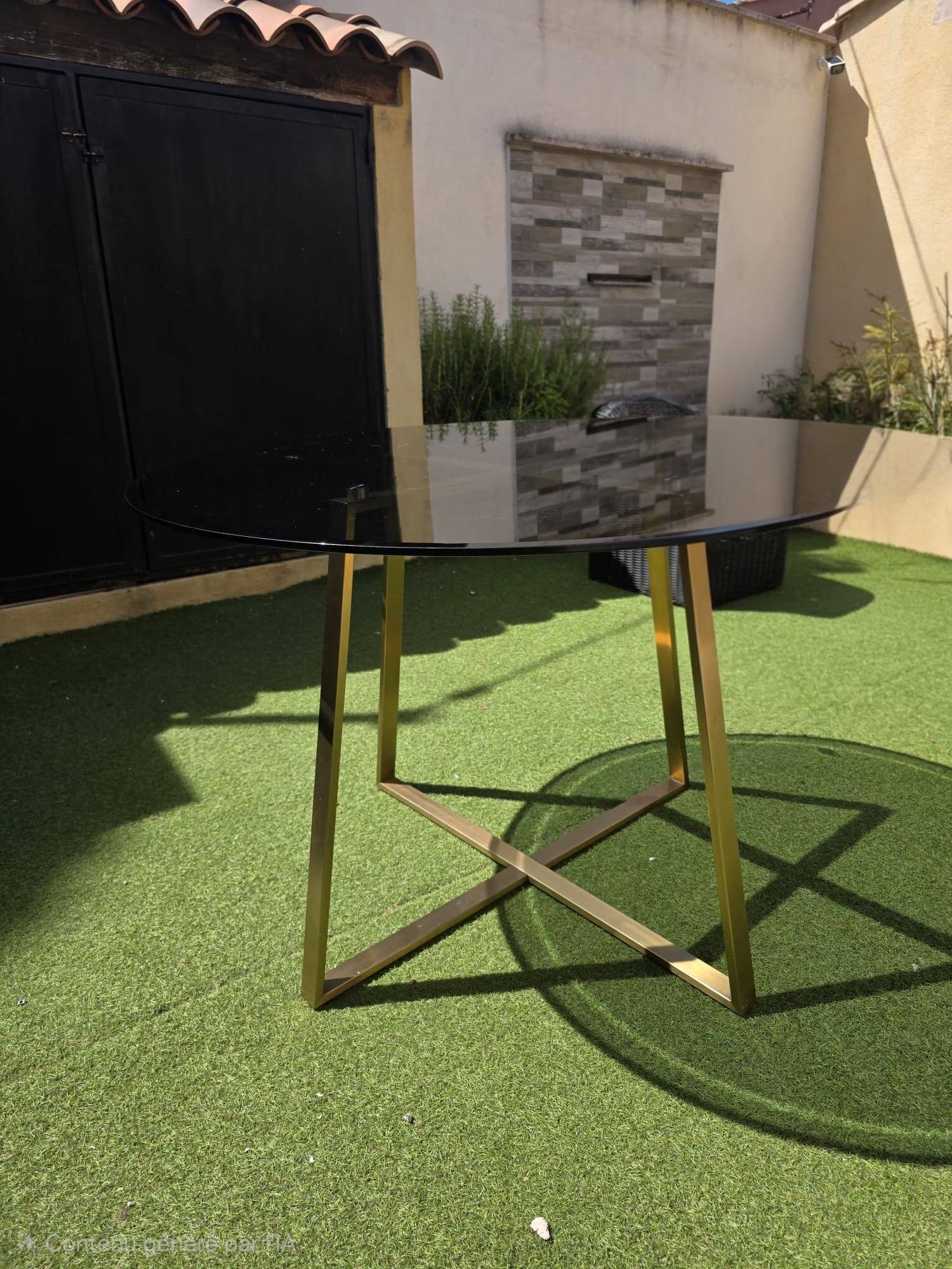 Round table Made.com
