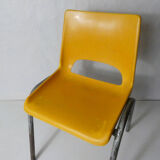 Chaise enfant plastique jaune