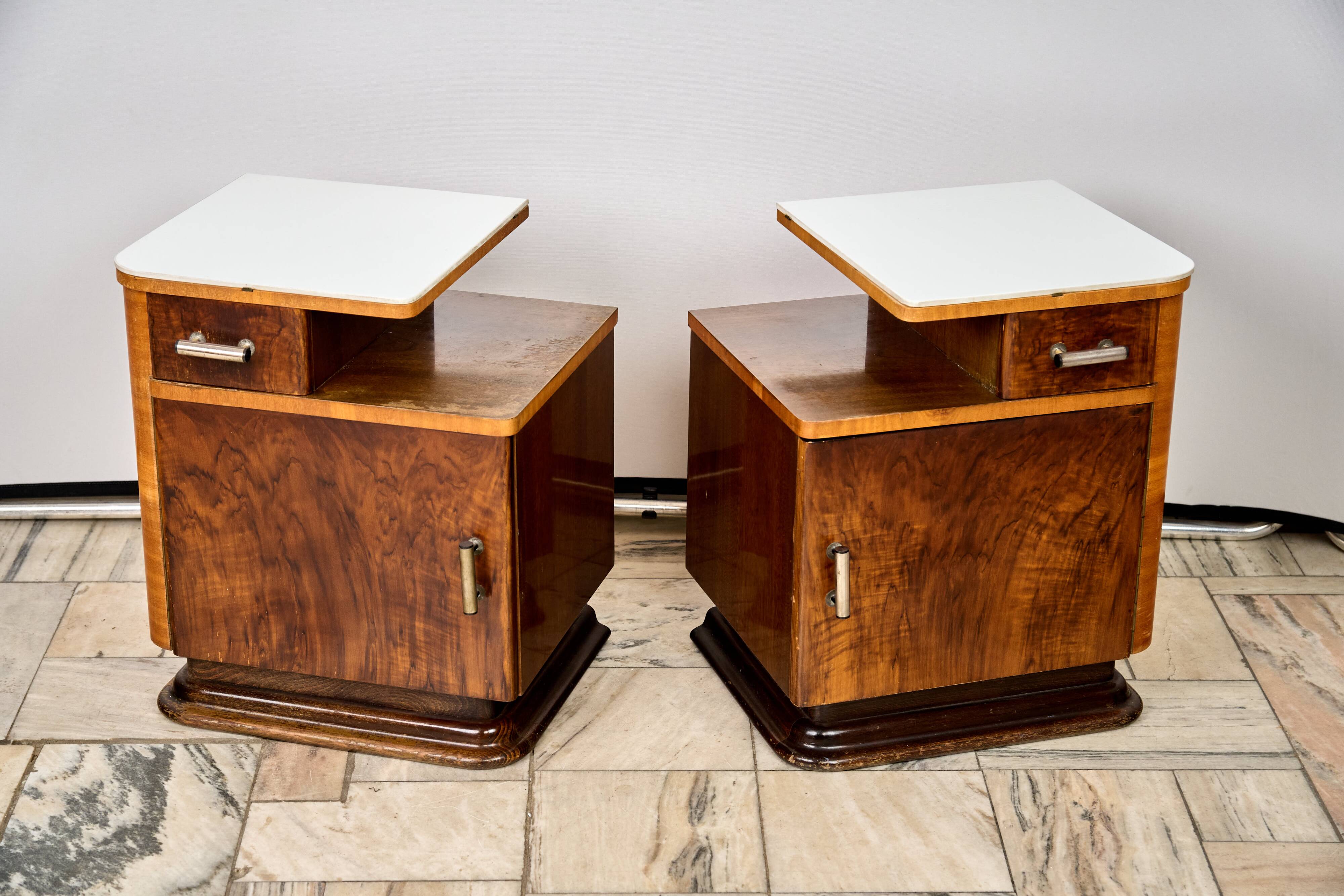 Set of Two Art Déco nightstands, by Jindřich Halabala, 1940s Czechoslovakia