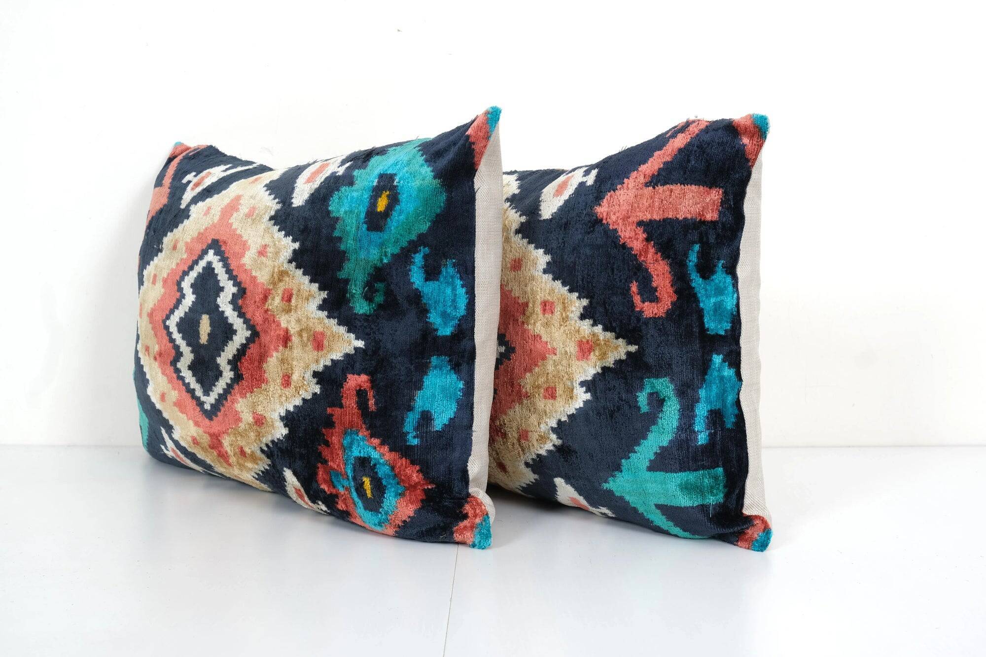 Set of 2 vintage ikat cushion covers 61x41 cm