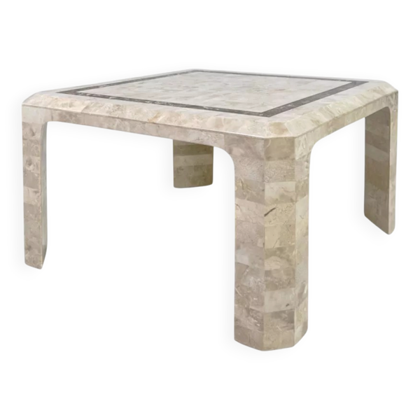 Table basse années 70-80 en marqueterie de pierre et laiton