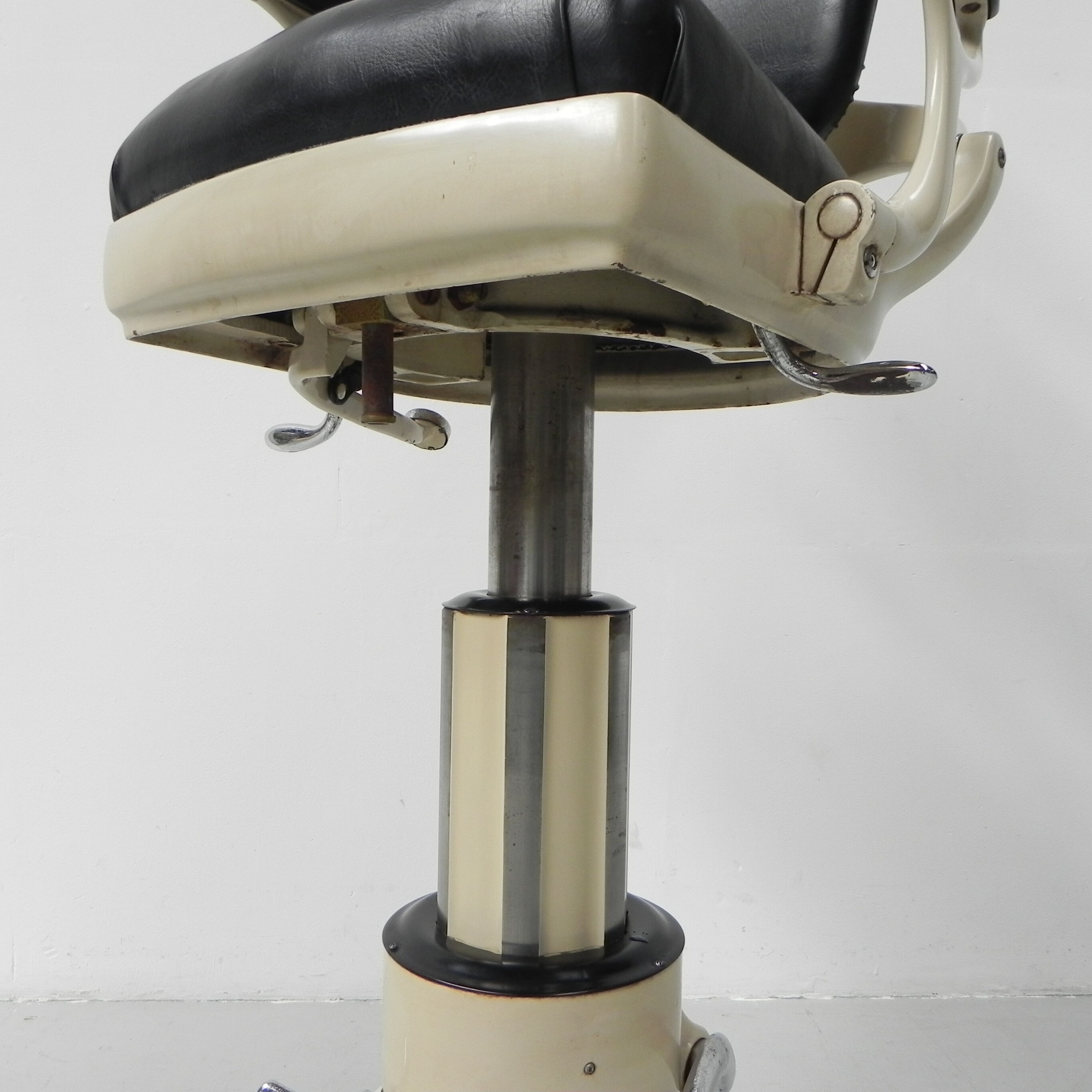 Cast iron dental chair Ritter