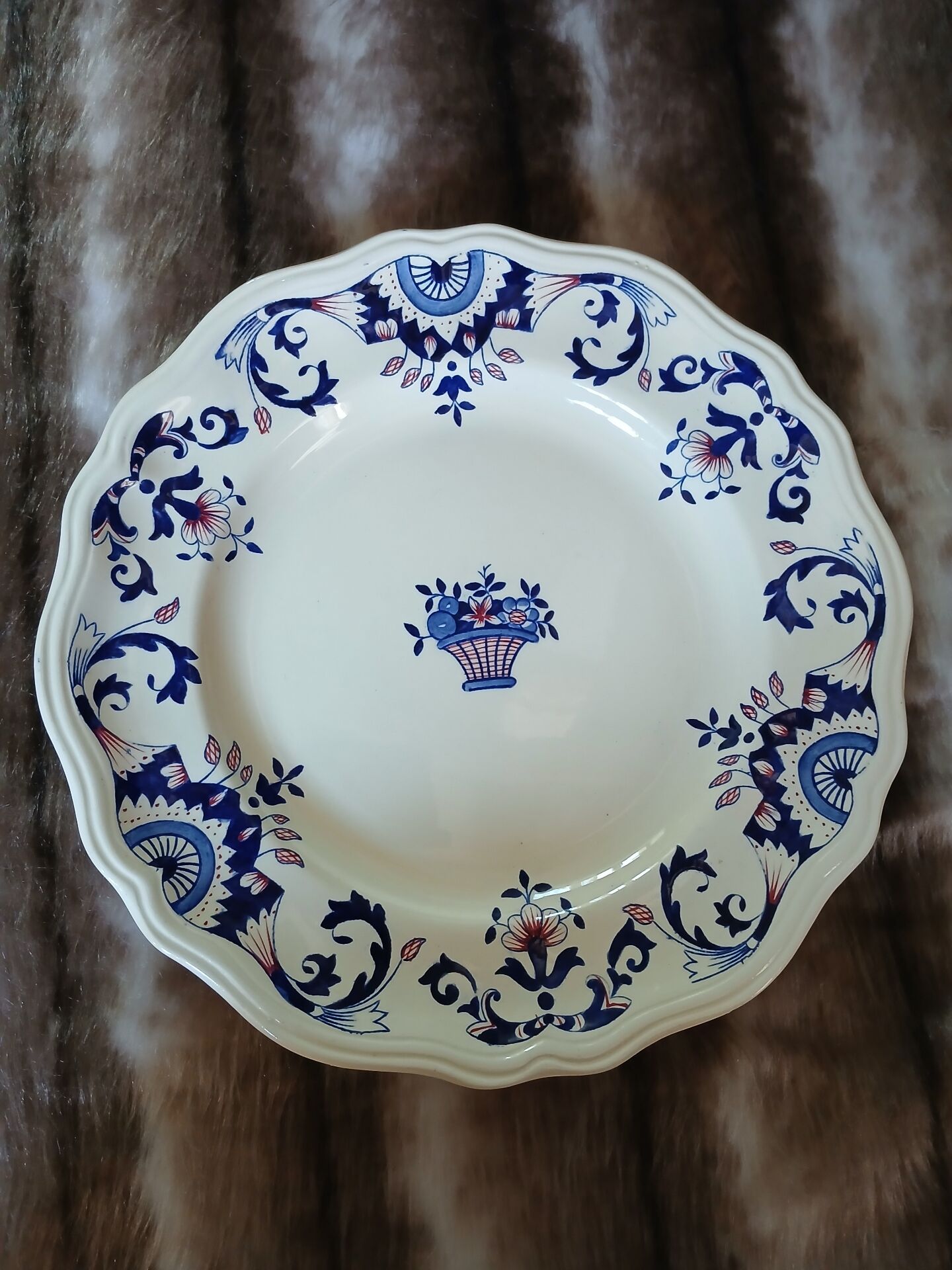 12 assiettes plates anciennes de Longchamp 