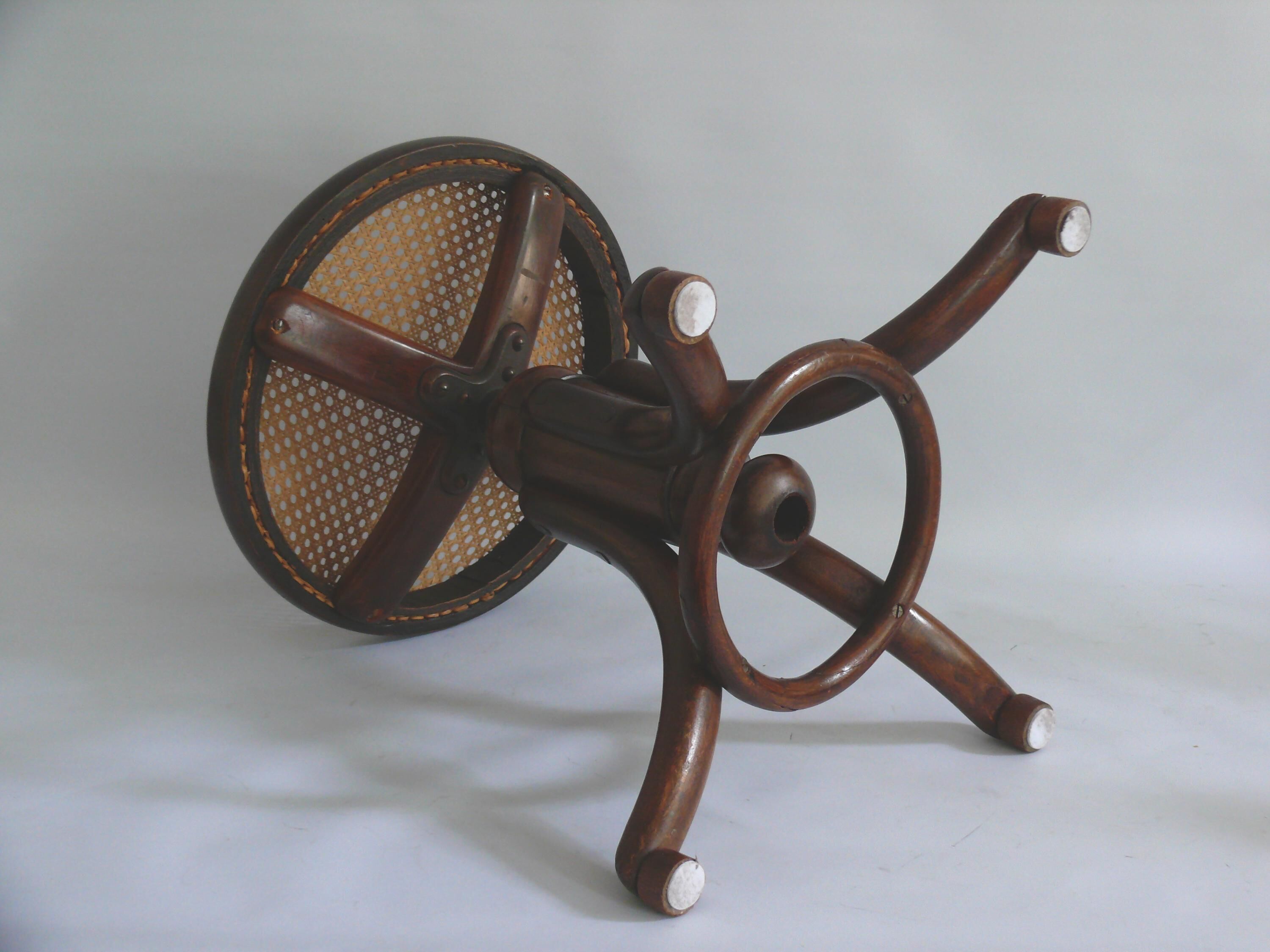 Gebr. Thonet, Bugholz Piano Stool No. 1, Late 19th Century