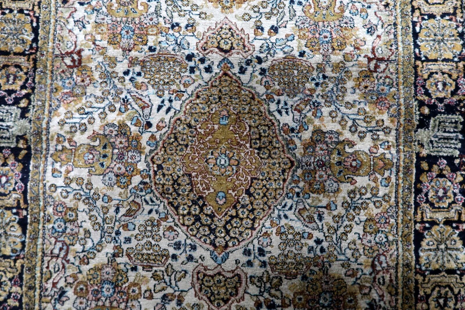 1950s Handmade Kashmir silk medallion rug, 109 × 165 cm - 1C1293