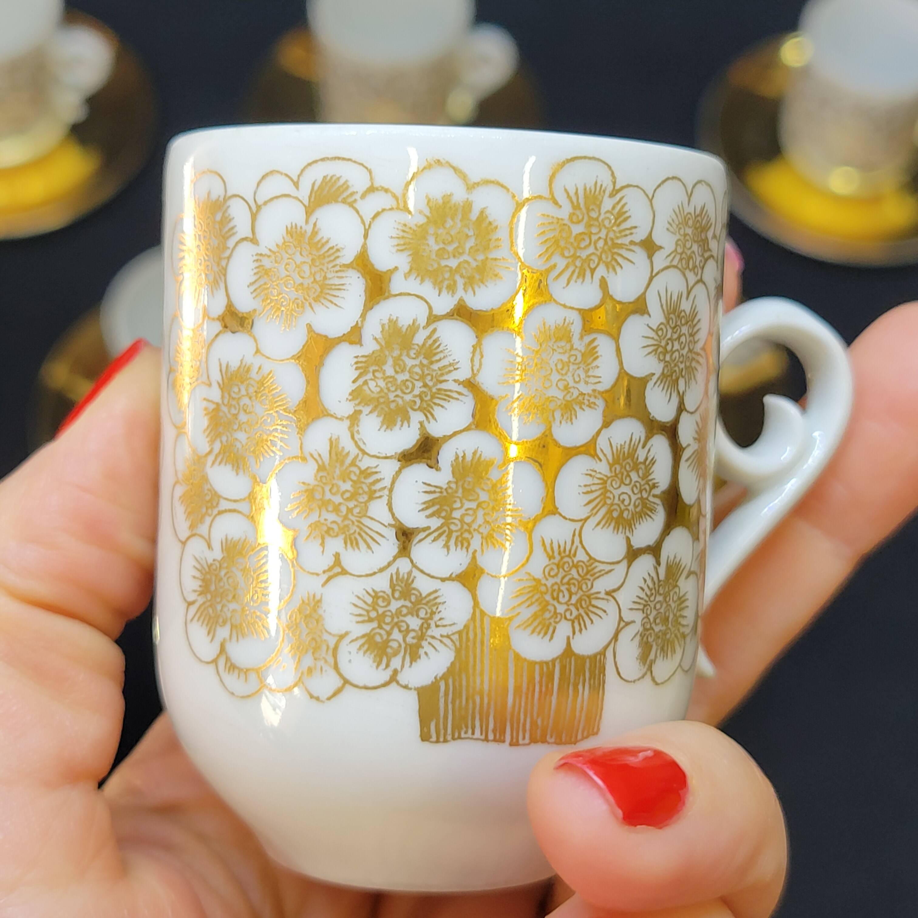 9 tasses à café et soucoupes Mira par Esteri Tomula pour Arabia Finland