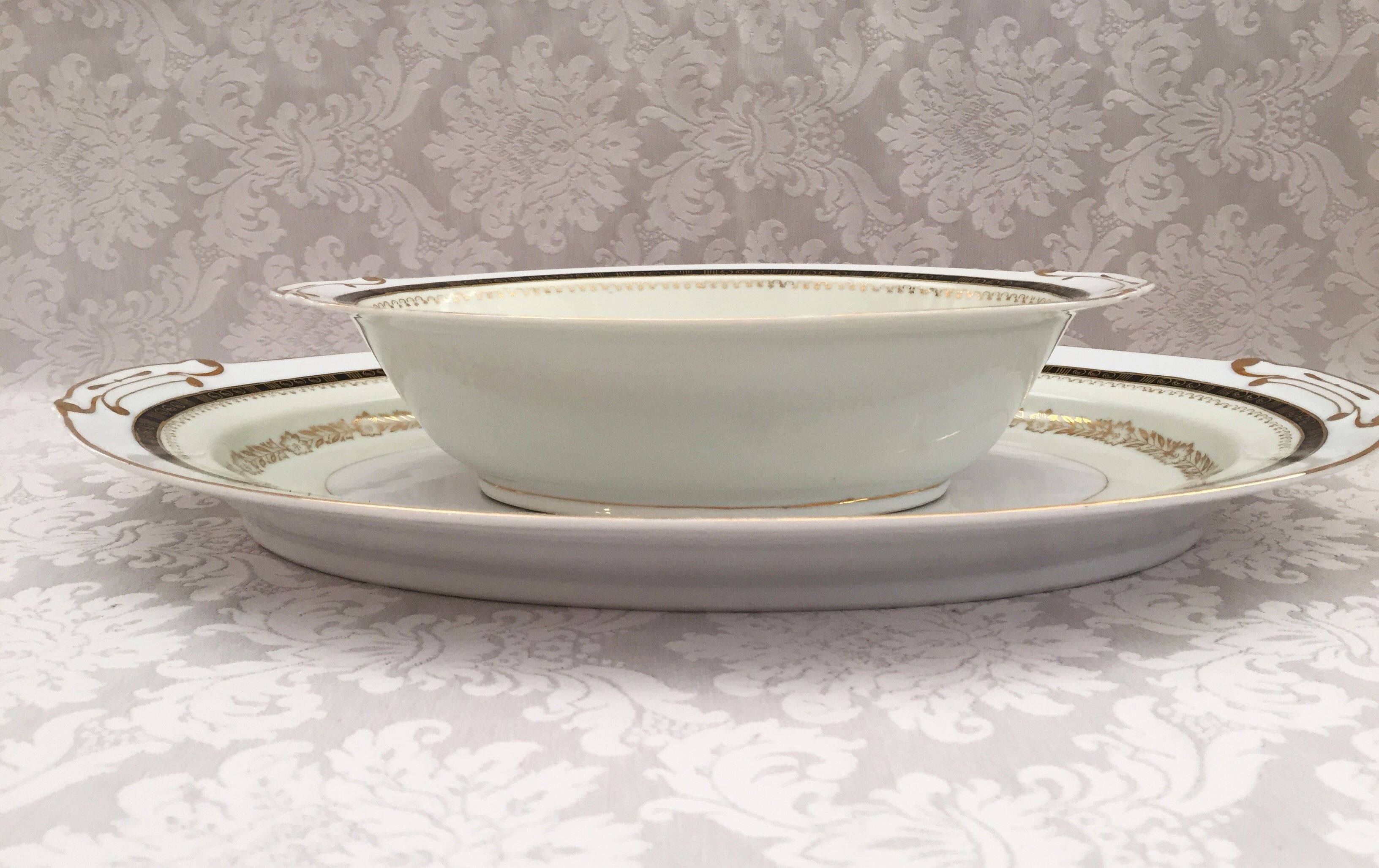 Two luxury porcelain service dishes art japan