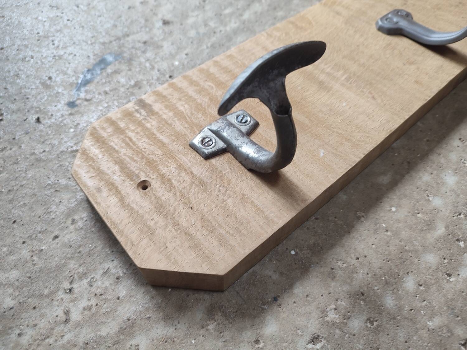 3-hook oak coat rack
