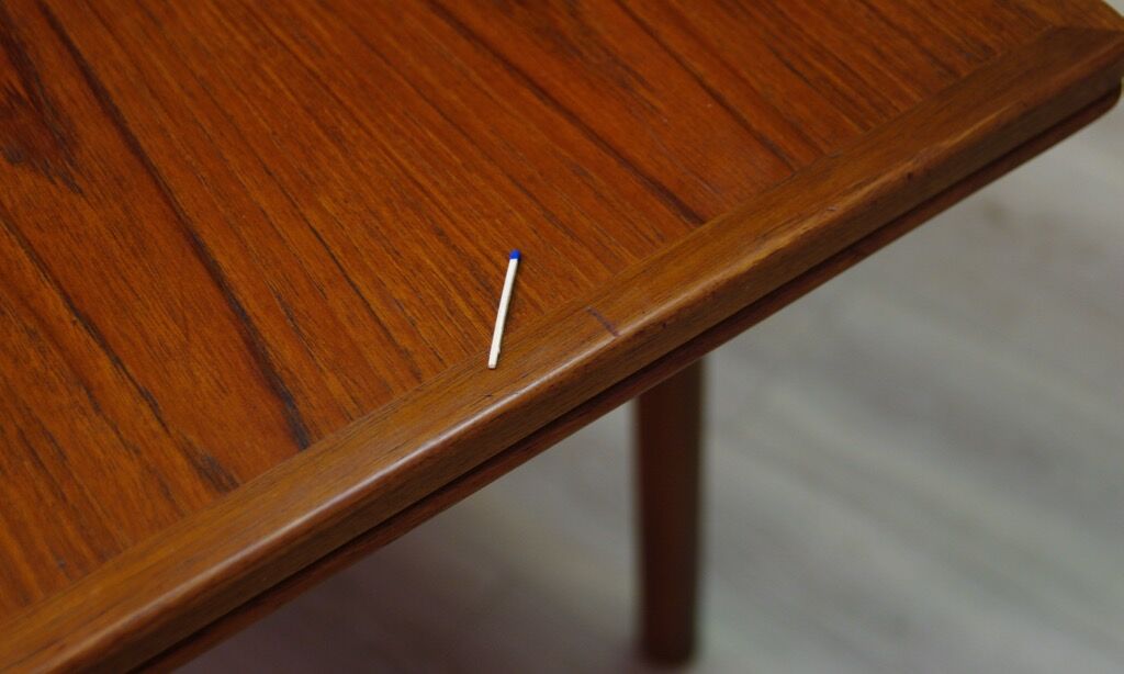 Johannes Andersen dining table classic teak