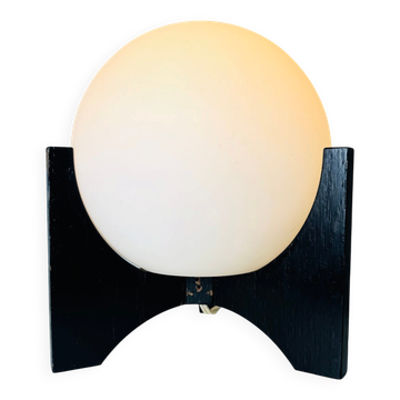 Lampe de table D-2022 Hokusai en bois wengé par Raak Amsterdam, Pays-Bas, années 1960.