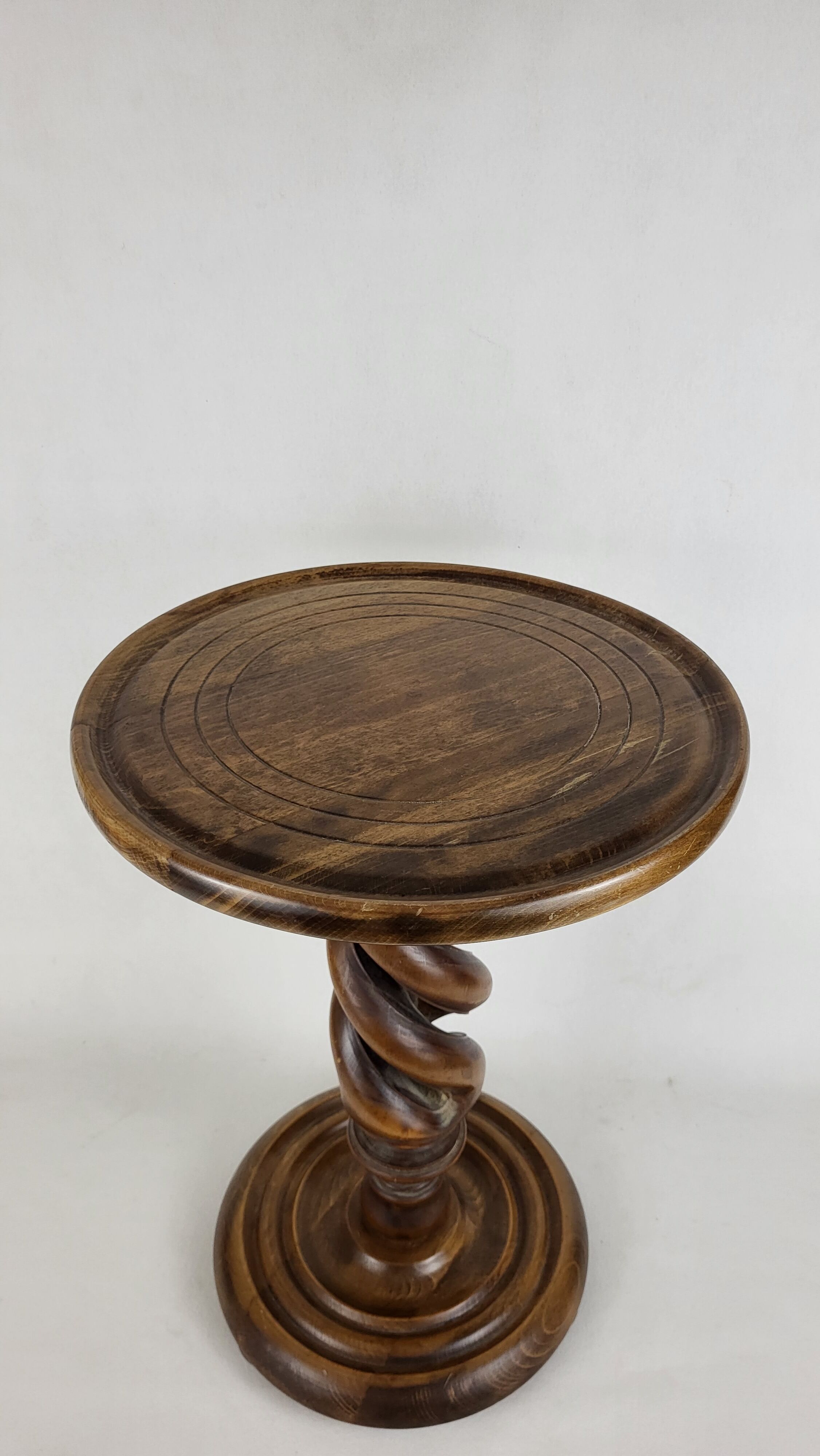 Table pedestal table / Fifth wheel Twisted foot