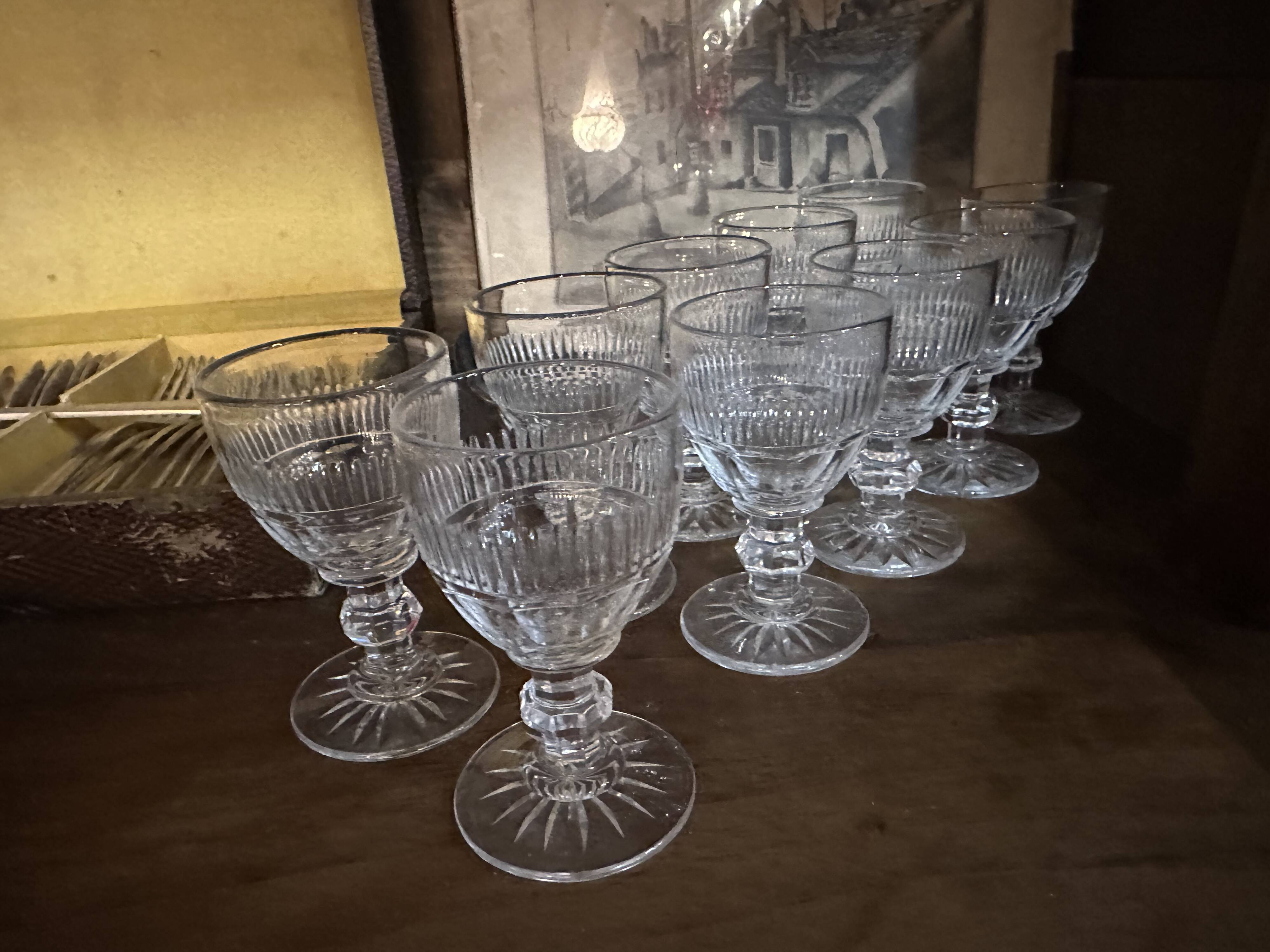 Set of 10 crystal glasses