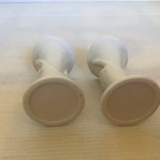 Paire de petits vases bougeoirs mains