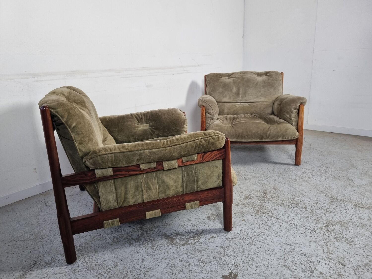 Pair of Brazilian rosewood armchairs, 70s