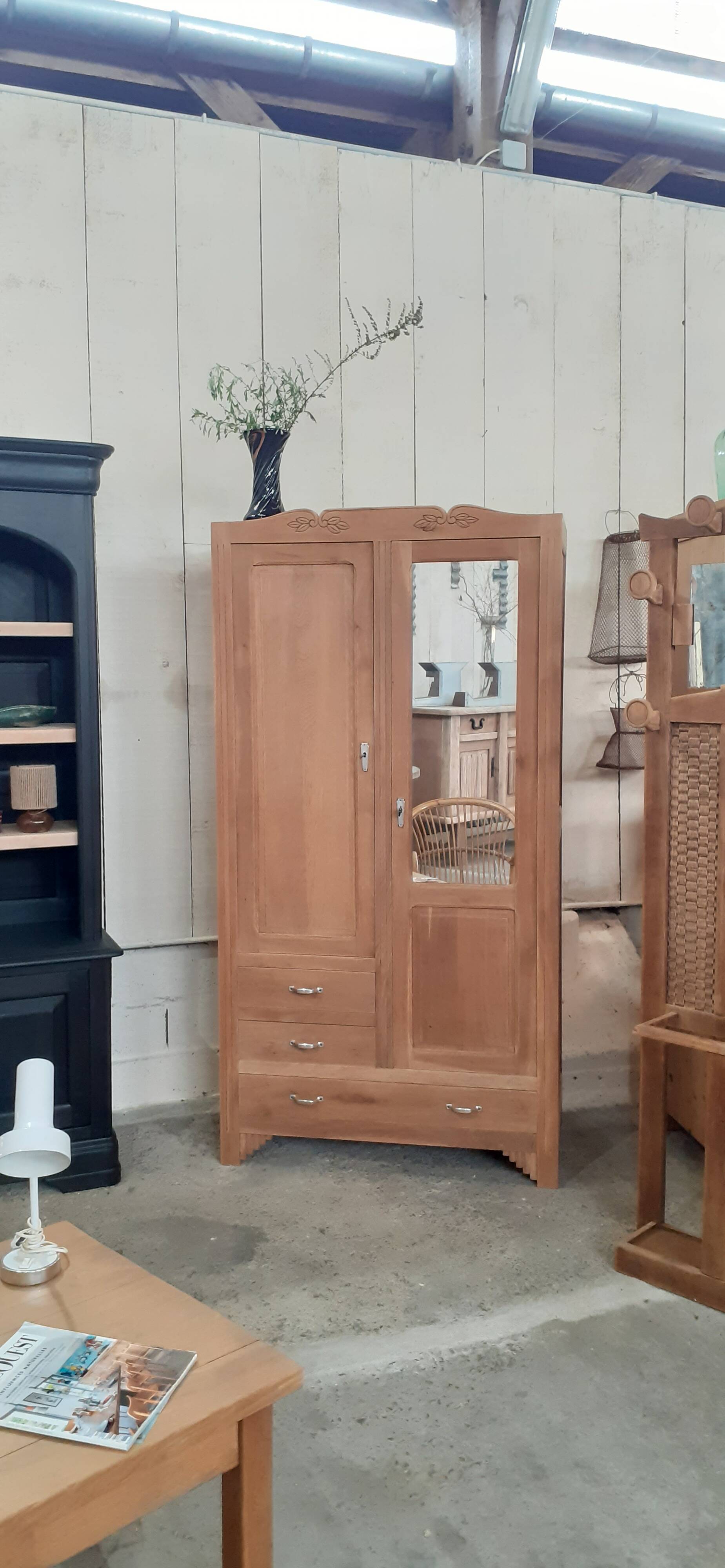 Old mirror cabinet