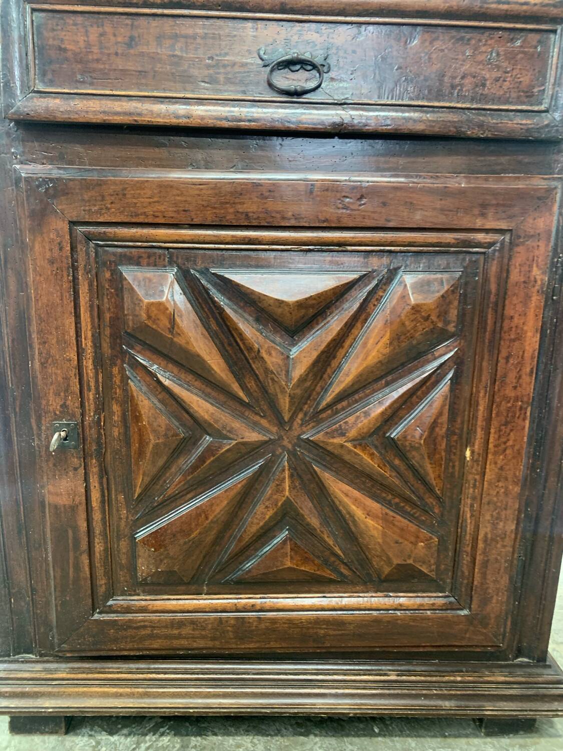 Louis XIII confiturier style, 18th century.