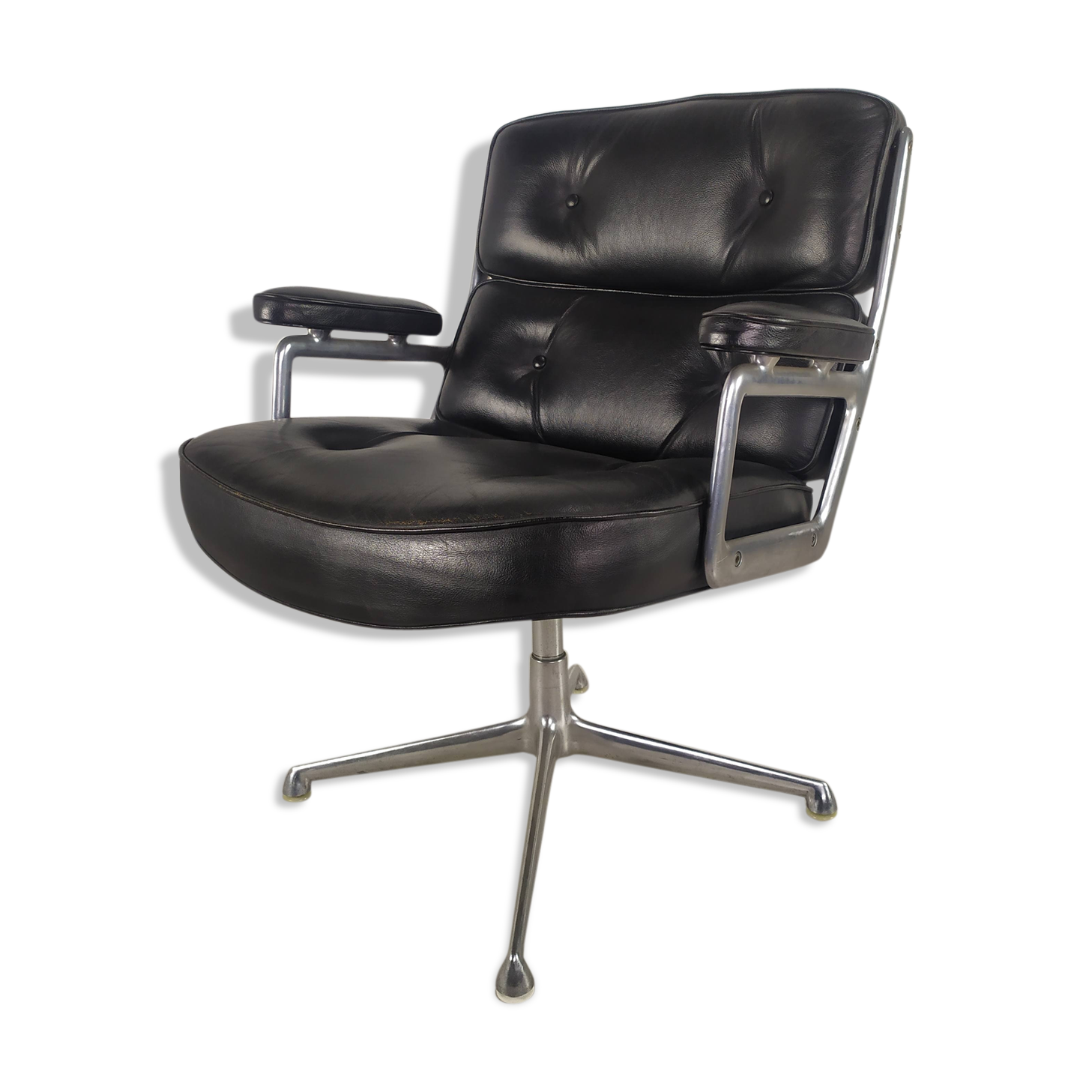 Eames leather lobby chair