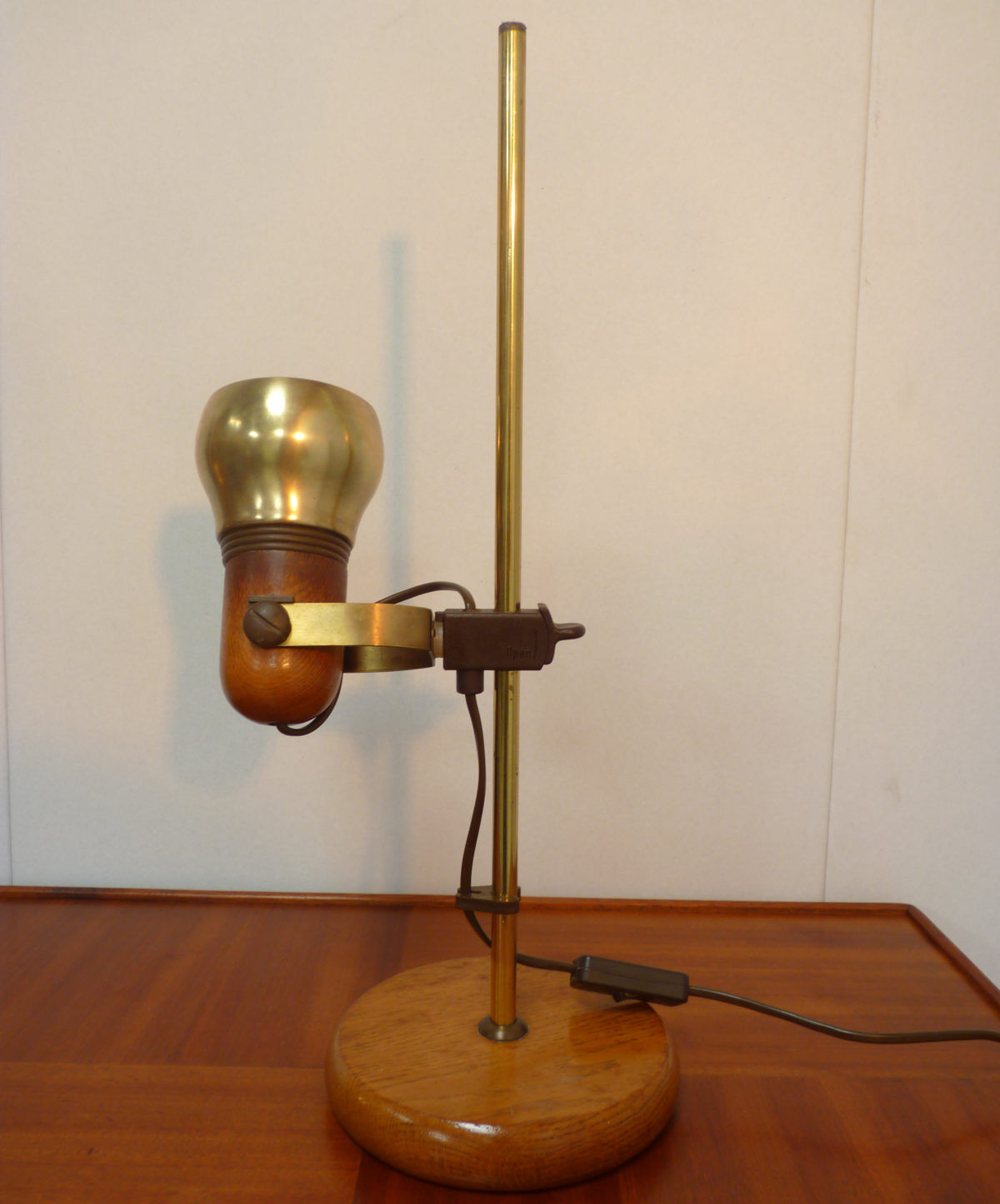 Table lamp in brass and wood 70s