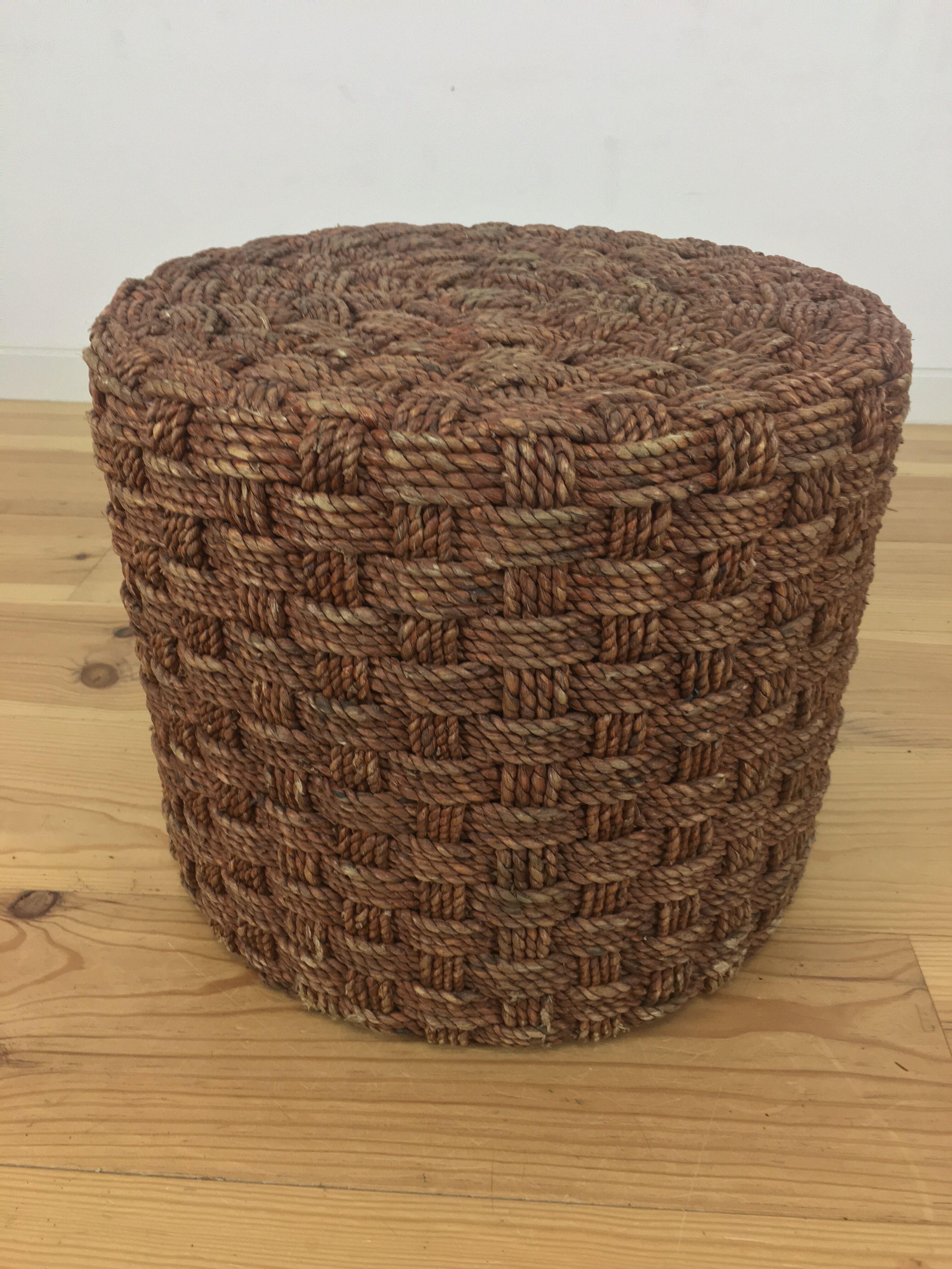Straw rope pouf