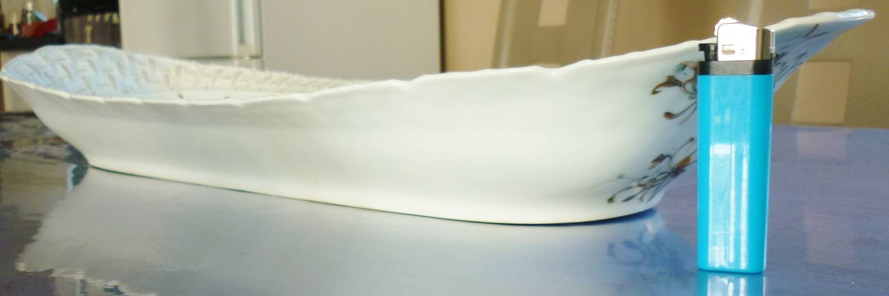 Long fish and meat dish, 19th century, Haviland Limoges porcelain, 66cm