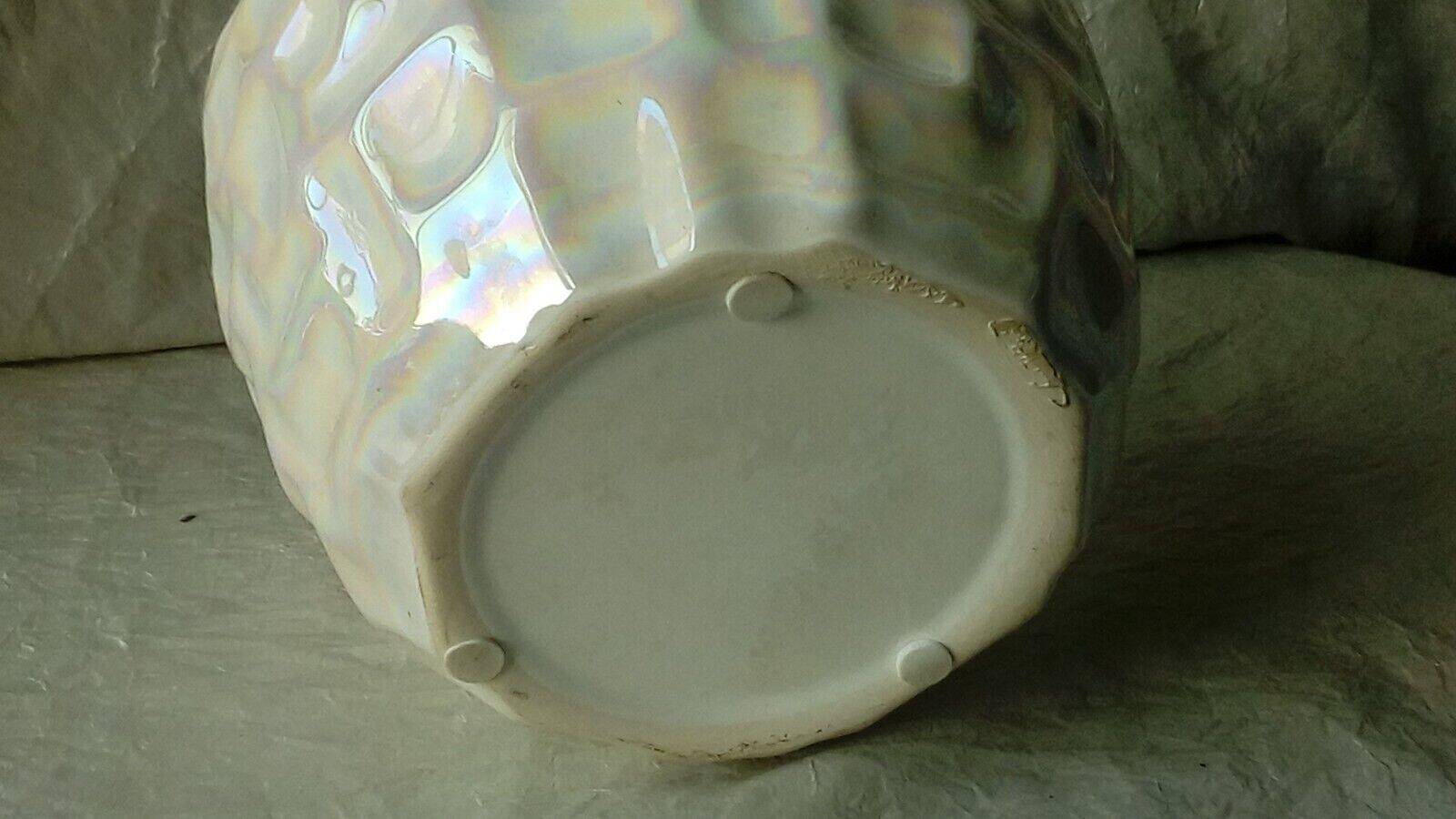 Cache pot en faience effet nacre vintage