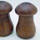 Salières et poivrières en bois
