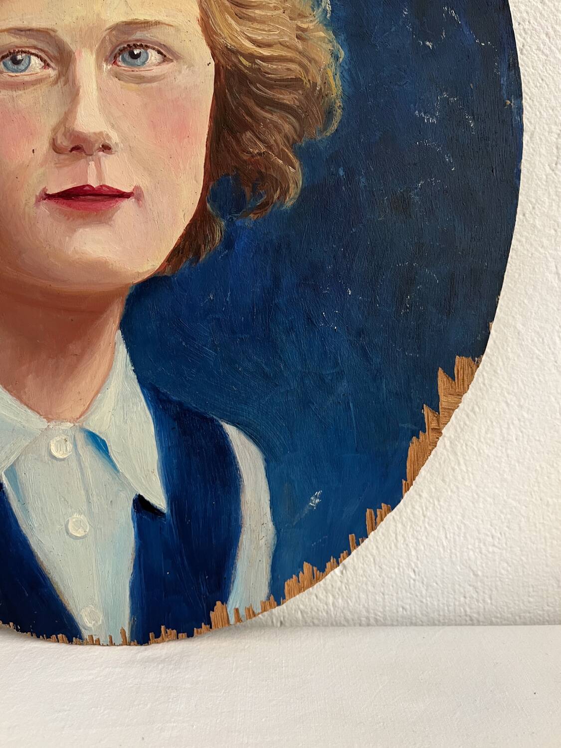 Old oil painting on oval wood with roses thrown from the 30s
