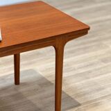 Extending coffee table (by McIntosh)