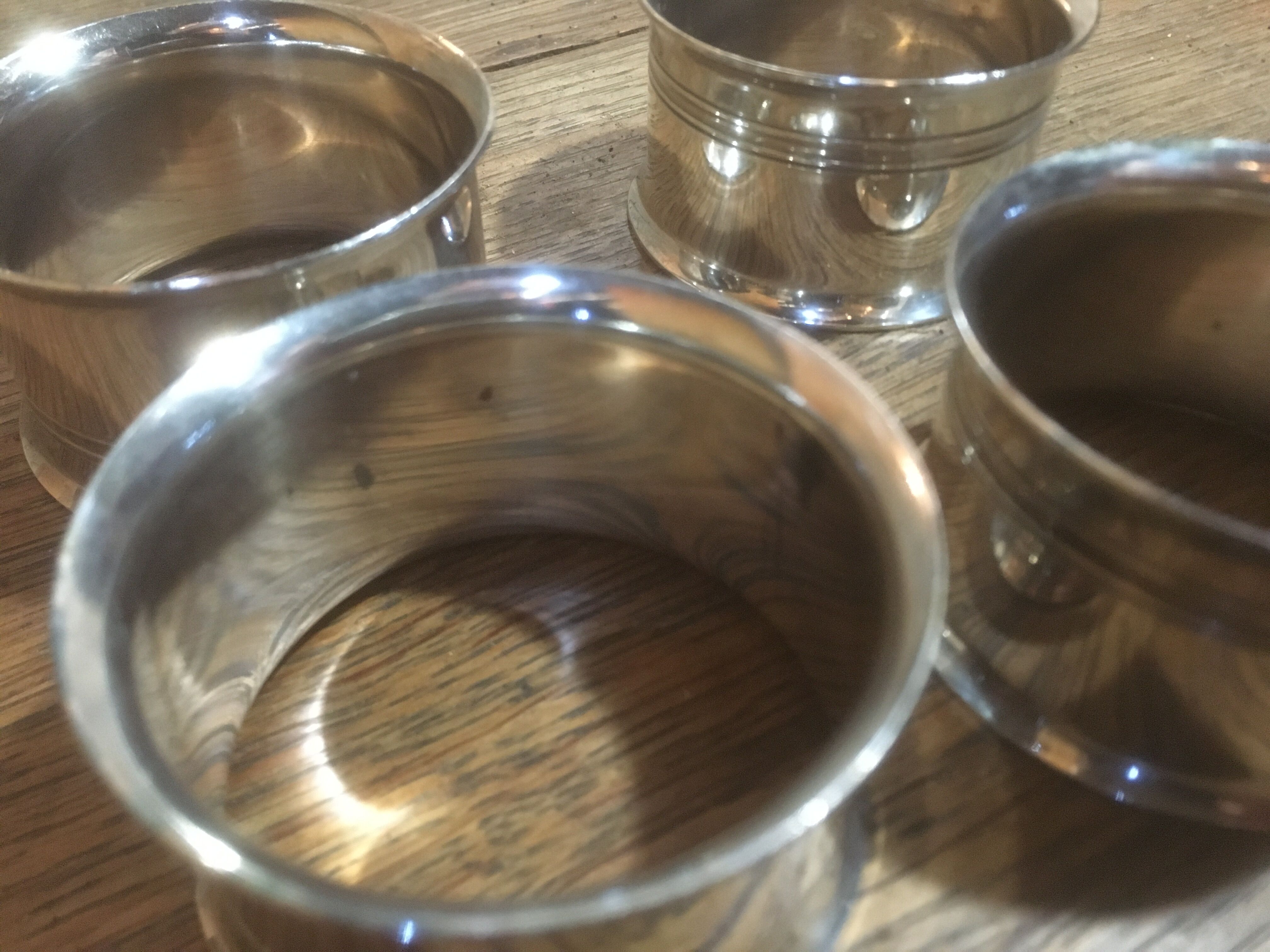 Set of 4 silver metal napkin rings