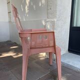 Chaise en plastique Henry Massonnet designé par Pierre Paulin