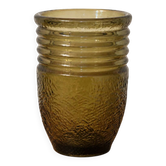 Vase vintage en verre fumé vert olive – Décor texturé en relief – H19 cm