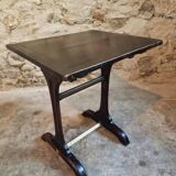 Table d'appoint ancienne française en noyer / Petite table d'écriture – Noyer teinté noir avec des nuances rougeâtres – Fin XIXe / début XXe siècle