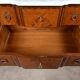 Commode sauteuse en marqueterie, style Transition Louis XV - Louis XVI – milieu XXe