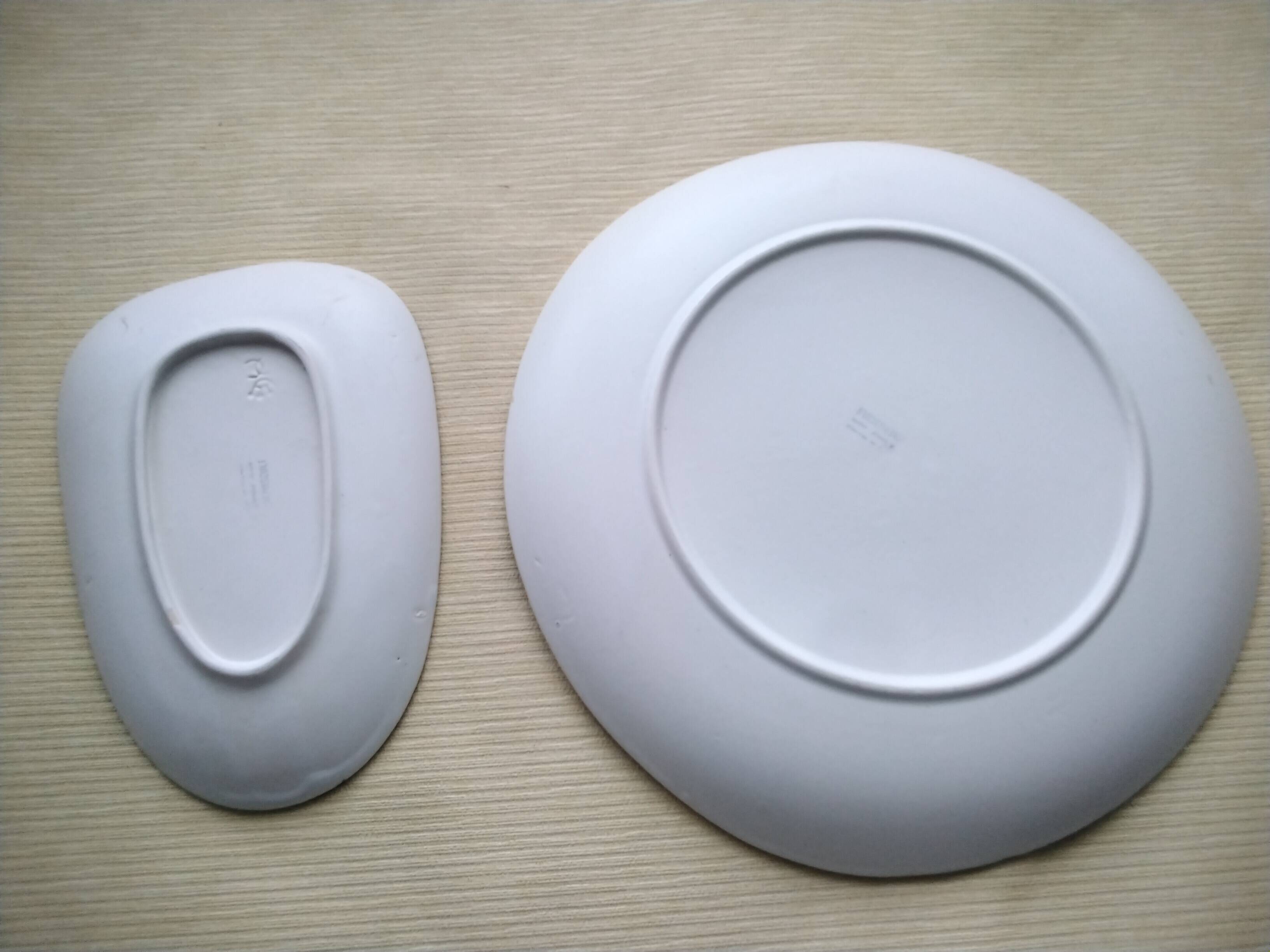 Dish and bowl set in gray sandstone Crépuscule model